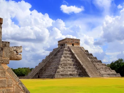 Wąż i kukulkan Piramida Majów Chichen itza Meksyk